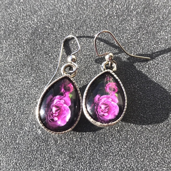Handmade rose earrings - Picture 2 of 4